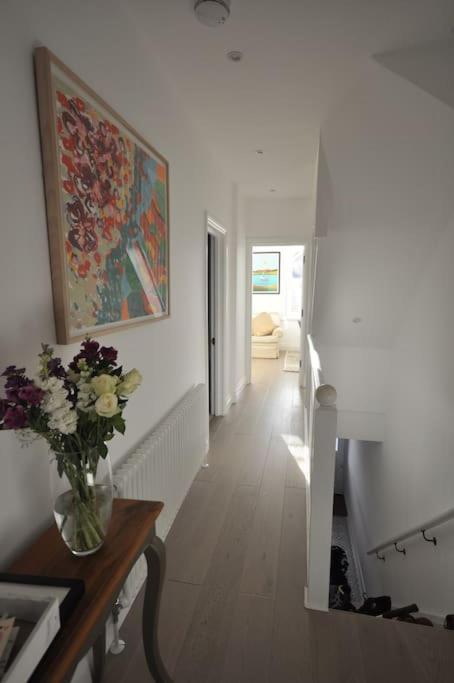Lovely 2-bed Maisonette With Garden Close To River In Barnes - Mortlake Appartamento